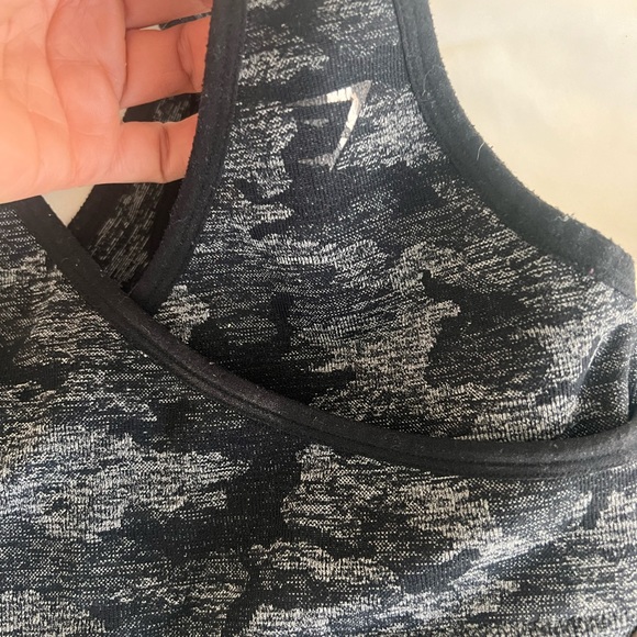 2 gymshark adapt camo bras - Picture 5 of 10